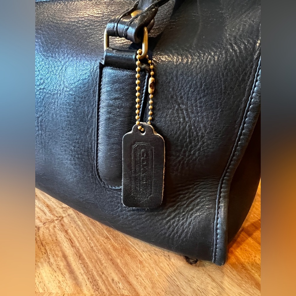 VINTAGE CÓRNER: COACH DESIGNER BONNIE CASHIN Black Leather Handbag with Strap - Picture 11 of 12